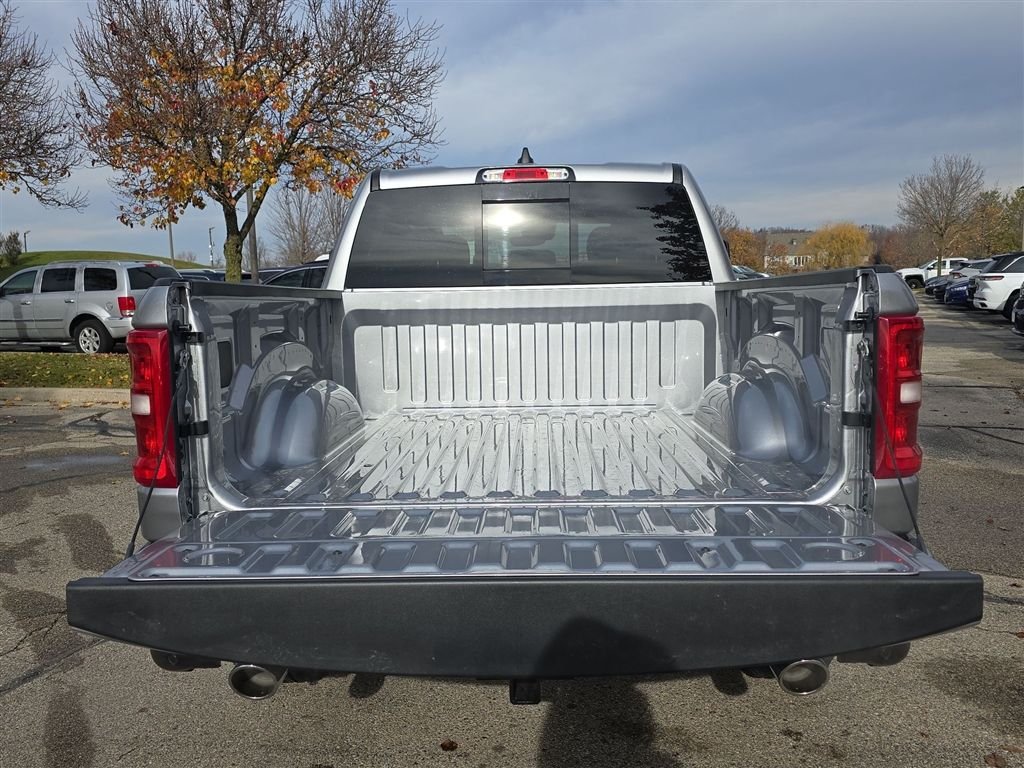 New 2026 Billet Silver Metallic Clearcoat RAM Big Horn/Lone Star image 20