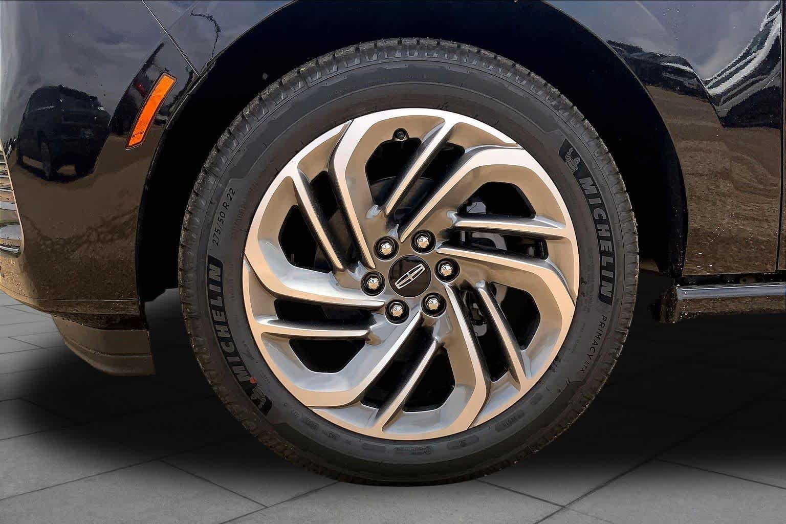 New 2026 Infinite Black Metallic Lincoln Reserve image 11