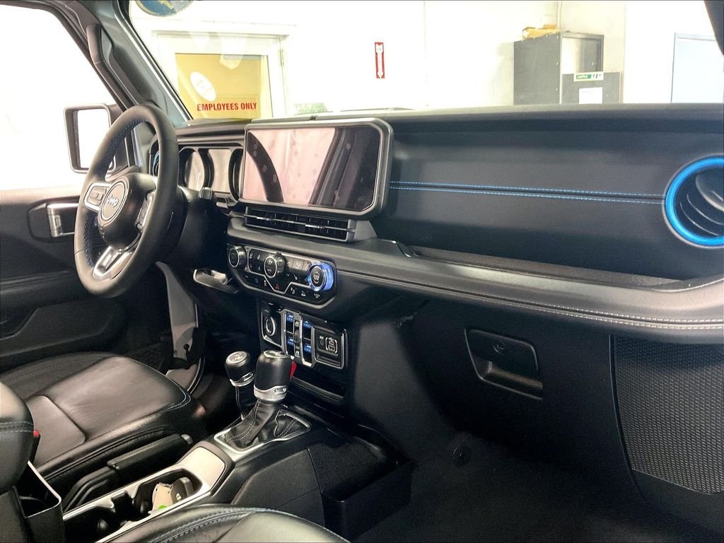Used 2024 Silver Jeep High Altitude 4xe image 14