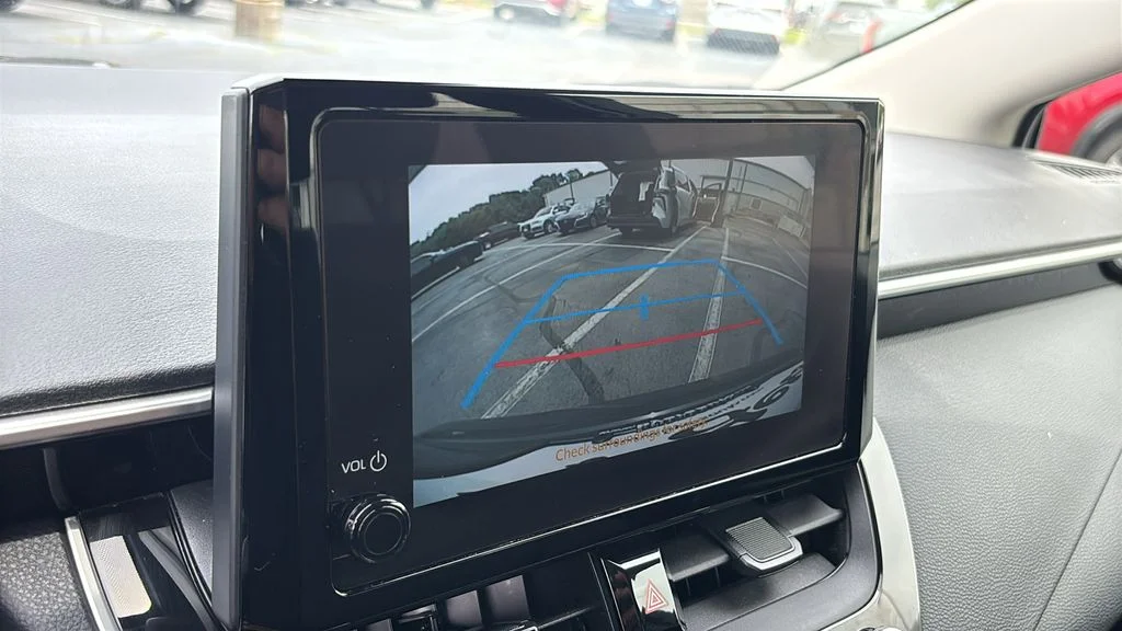 Used 2025  Toyota LE image 18