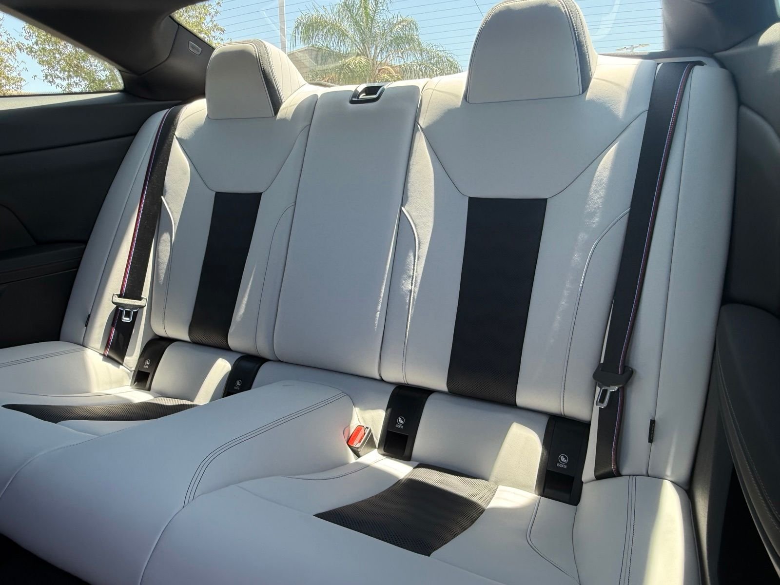 New 2027 Tanzanite Blue II Metallic BMW Competition image 30