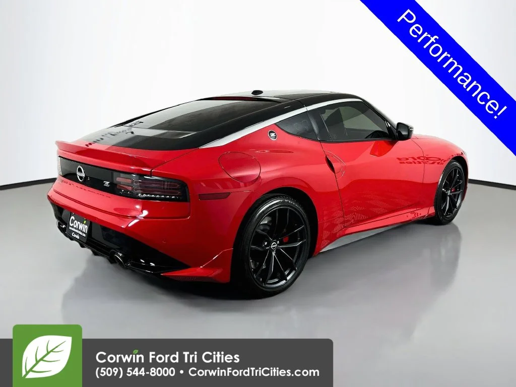 Used 2025 2t Red Blk Roof Nissan Performance image 15