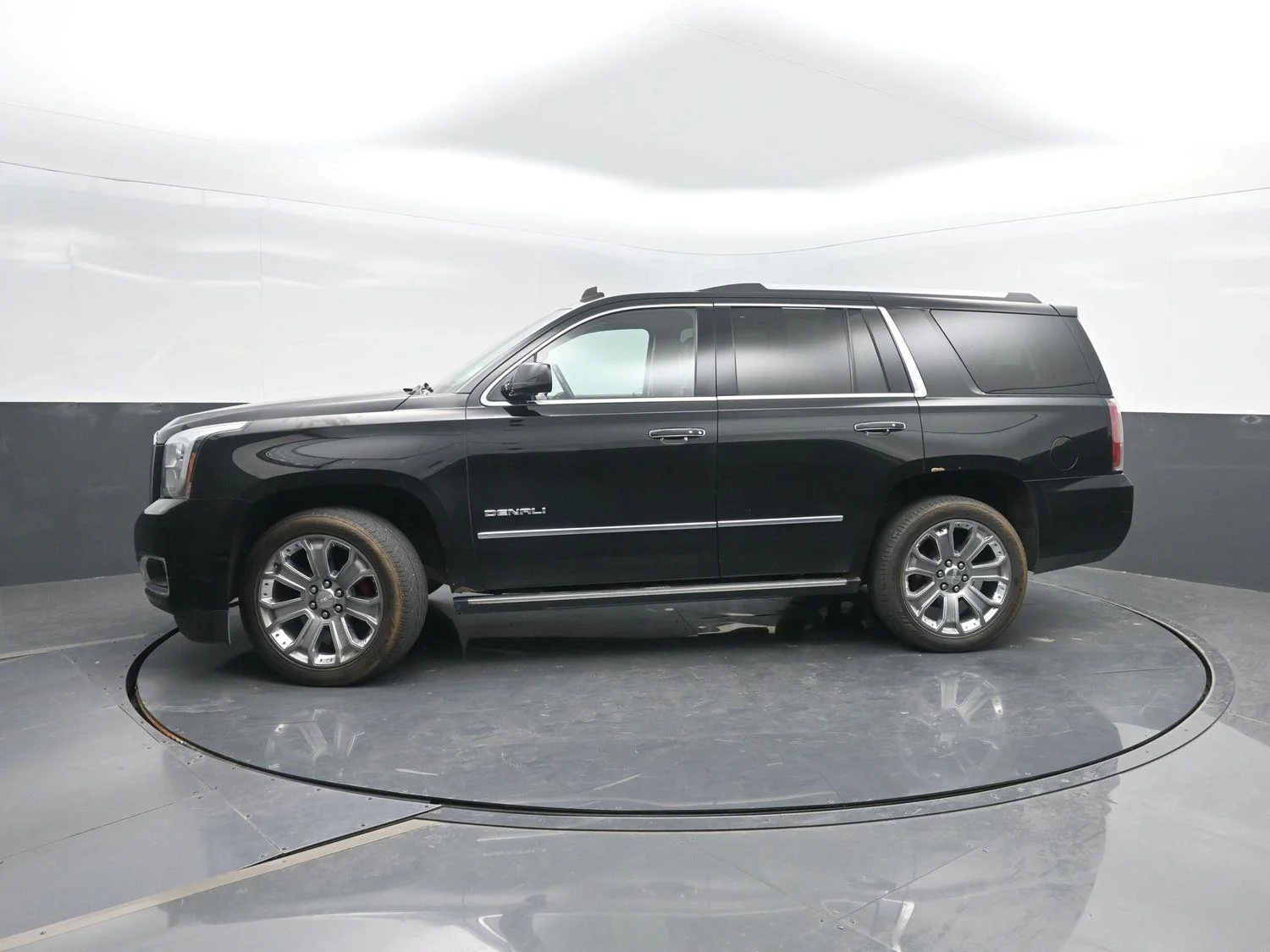 2015 GMC Yukon 4WD Denali's photo