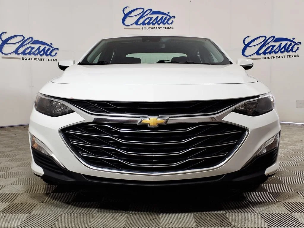 Used 2024 Summit White Chevrolet FL image 3