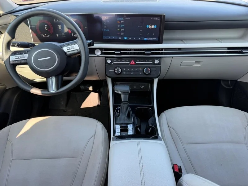 Certified Used 2025 Hampton Gray Hyundai SE image 10