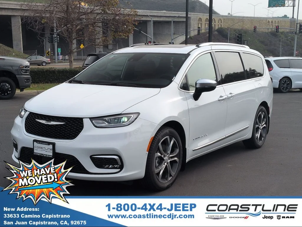 2026 Chrysler Pacifica Pinnacle's photo