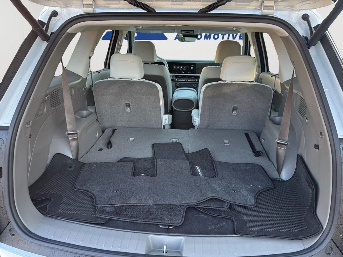 Used 2026 Creamy White Pearl Hyundai SEL Premium 7P image 8