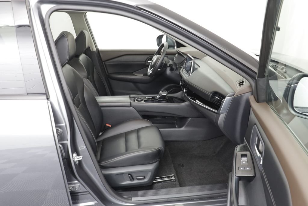 Used 2023 Gun Metallic Nissan SL image 19