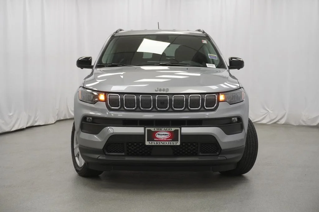 Certified Used 2022 Silver Jeep Latitude image 7
