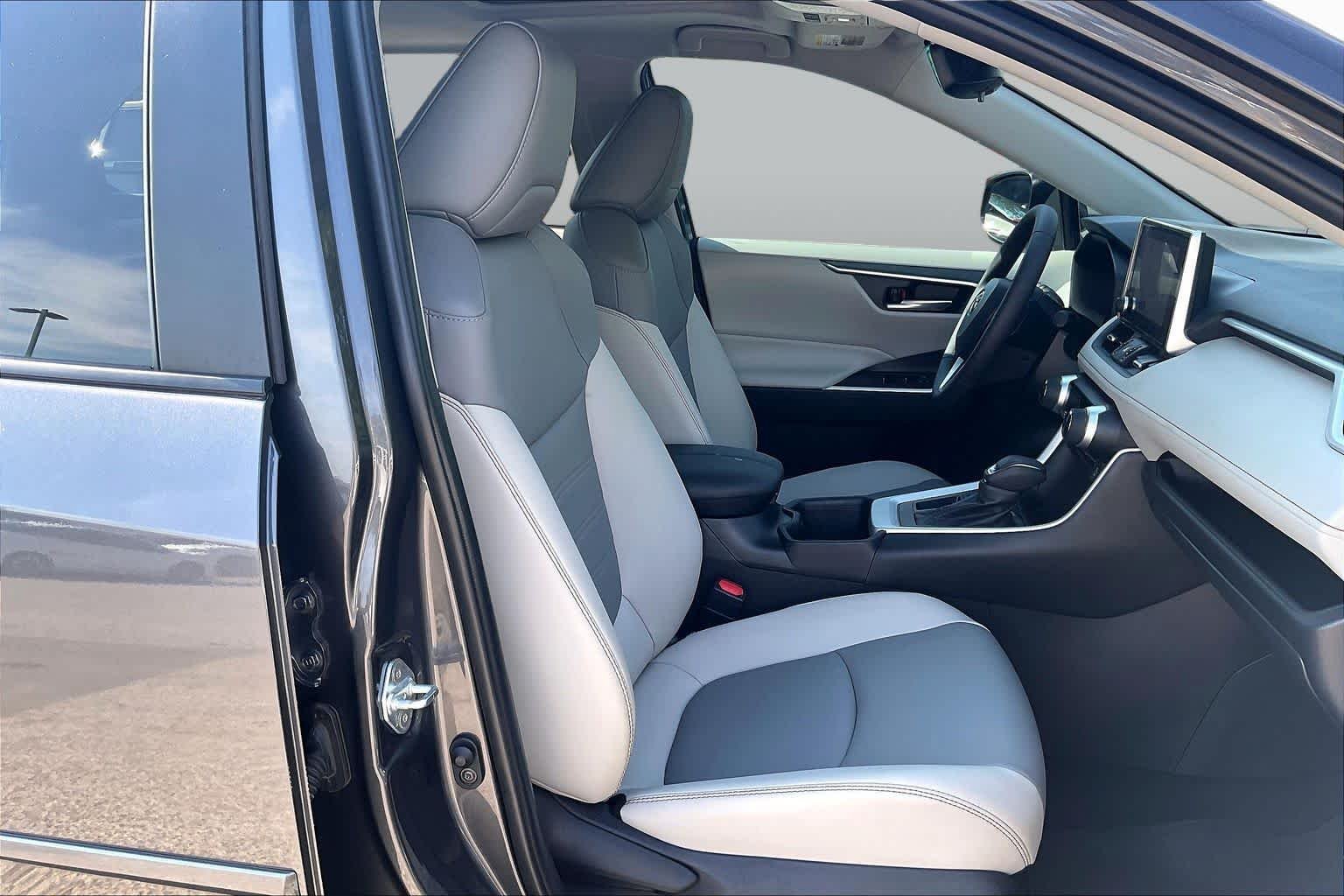 Used 2025 Magnetic Gray Metallic Toyota XLE Premium image 9