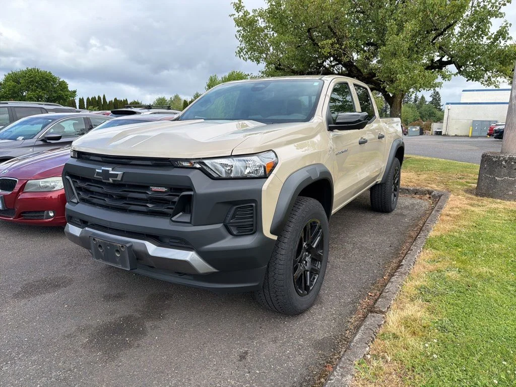 2023 Chevrolet Colorado 4WD Trail Boss Crew Cab Short Box's photo
