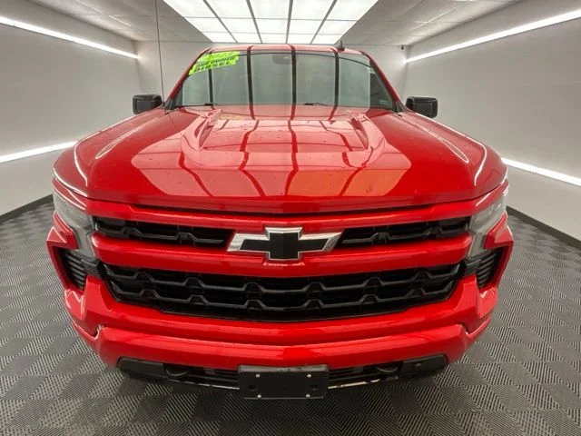 Used 2023 Red Chevrolet RST image 2