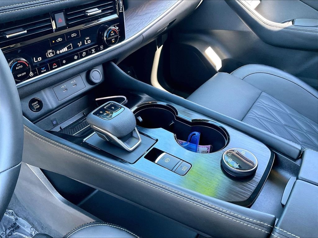 Used 2025 Gun Metallic Nissan Platinum image 19