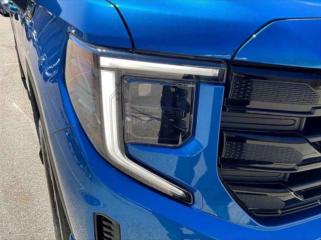 Used 2022 Blue GMC Elevation image 32
