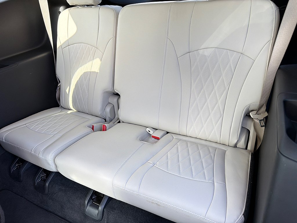 Used 2024 Moonstone Gray Metallic Buick Avenir image 10