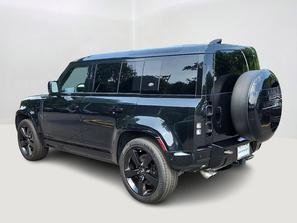 Certified Used 2023 Santorini Black Metallic Land Rover V8 image 6