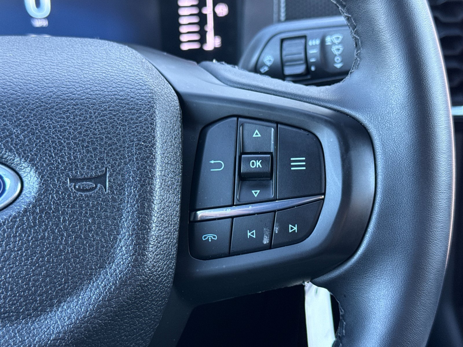 Used 2024 Silver Ford XLT image 25
