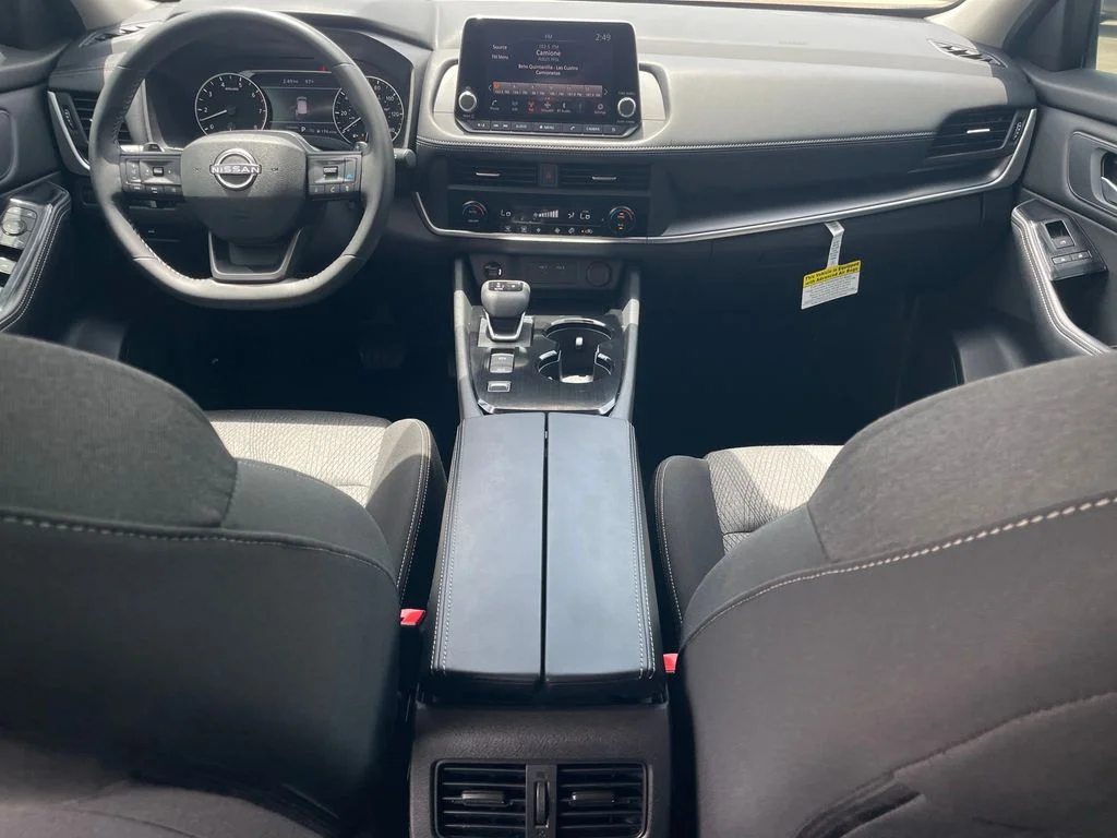 Used 2025 Gray Nissan SV image 9