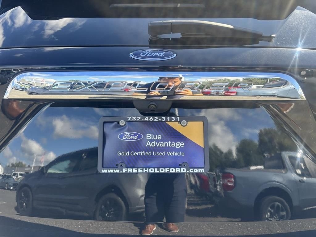Certified Used 2022 Black Metallic Ford XLT image 12