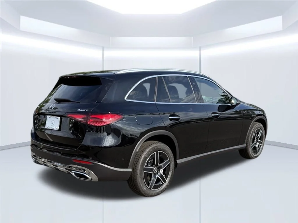 New 2027 Black Mercedes-Benz GLC 300 image 5