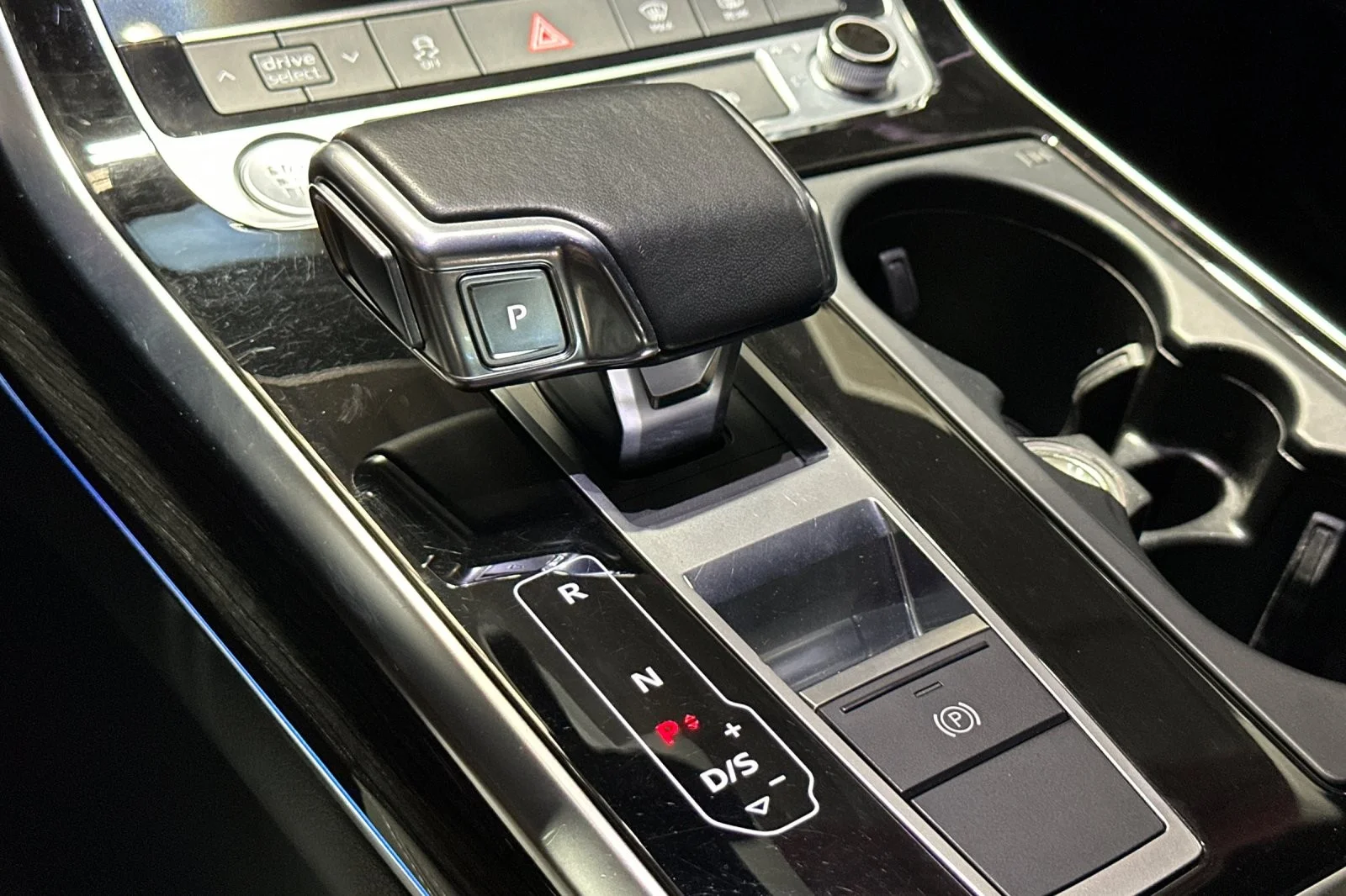 Used 2020 Florett Silver Metallic Audi Premium Plus 55 TFSI quattro image 21
