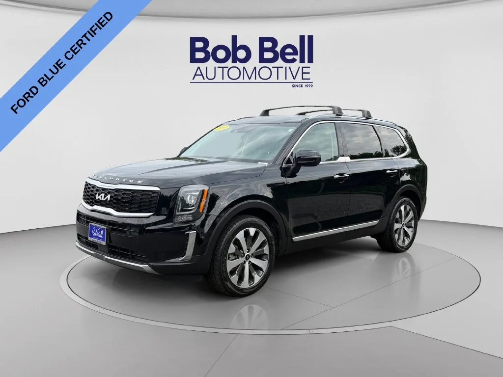 Certified Used 2022 Ebony Black Kia S image 3