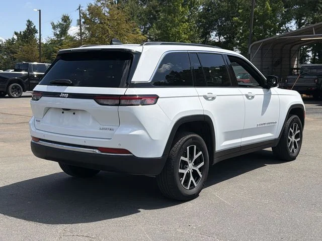 Used 2025 White Jeep Limited image 12