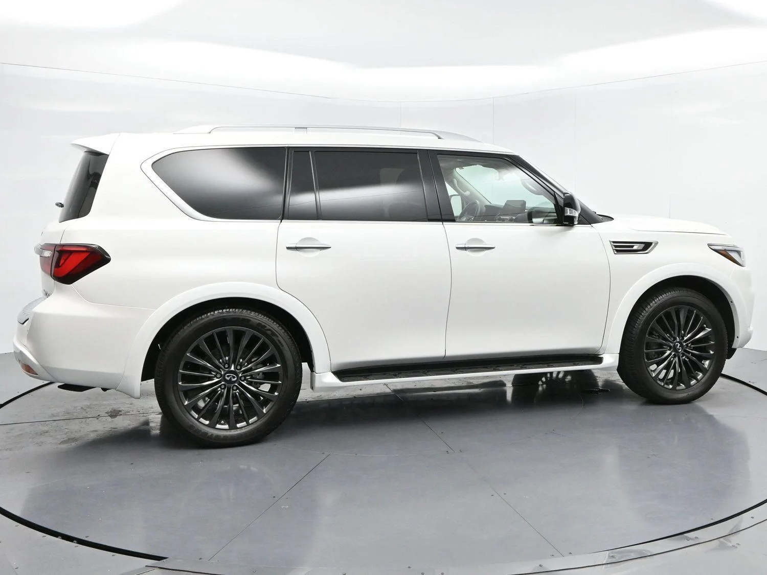 Used 2023 Moonstone White INFINITI PREMIUM SELECT image 8