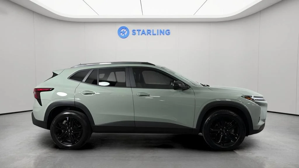 Used 2025 Cacti Green Chevrolet ACTIV image 11