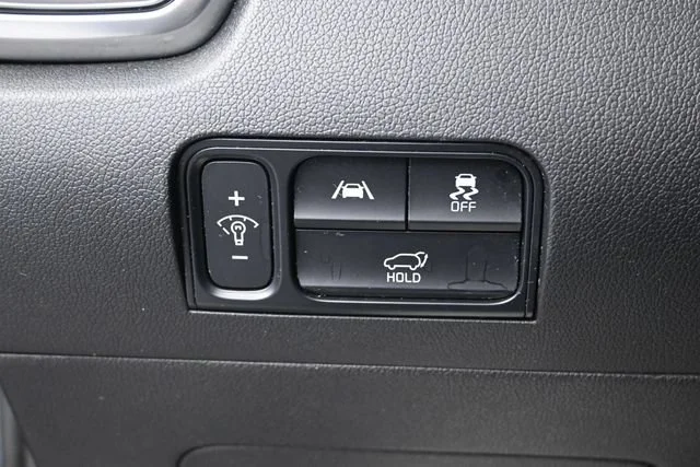 Used 2021 Everlasting Silver Kia SX image 13