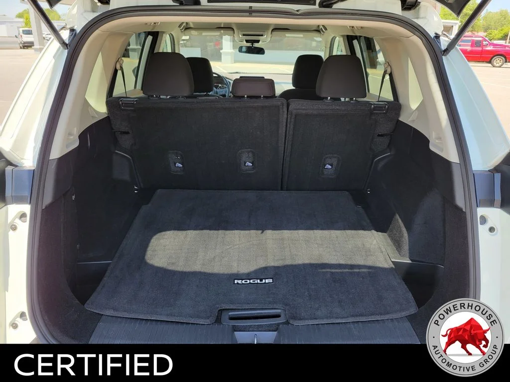 Used 2023 White Nissan S image 14