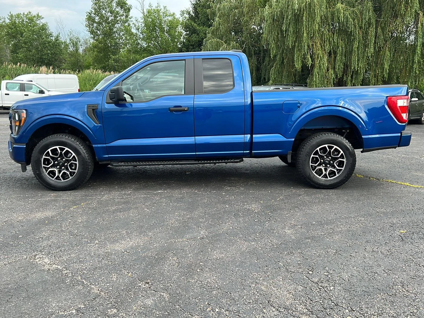 Used 2023 Atlas Blue Ford XL image 19