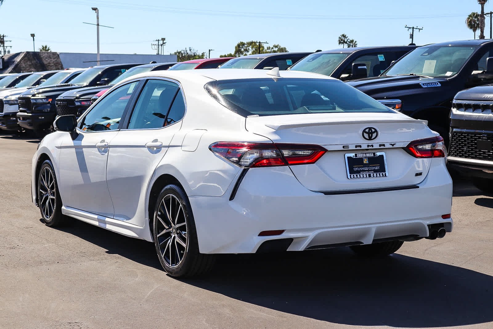 Used 2023 Ice Cap Toyota SE image 6