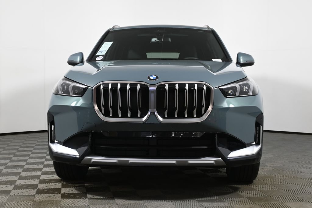 New 2026 Green Metallic BMW xDrive28i image 10