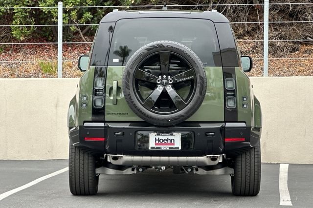 New 2026 Woolstone Green Land Rover X-Dynamic SE image 4