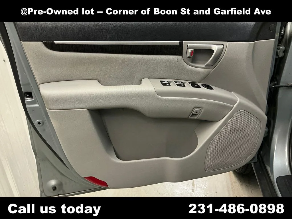 Used 2009 Silver Hyundai GLS image 15
