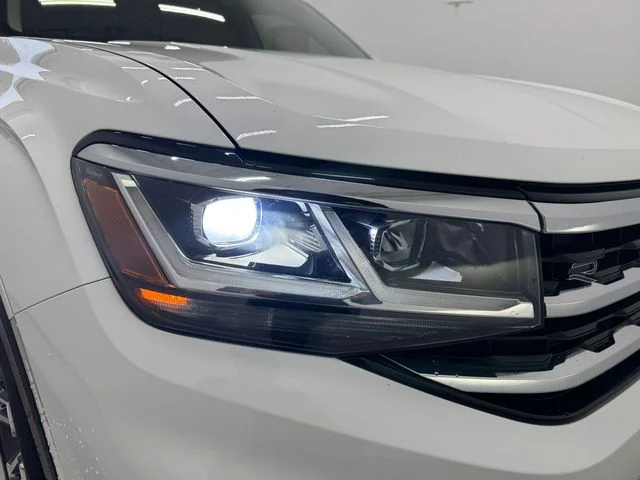 Used 2022 Pure White Volkswagen 3.6L V6 SEL Premium R-Line image 33
