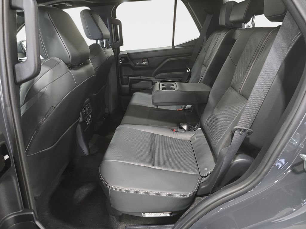 Used 2025 Underground Toyota Limited image 27