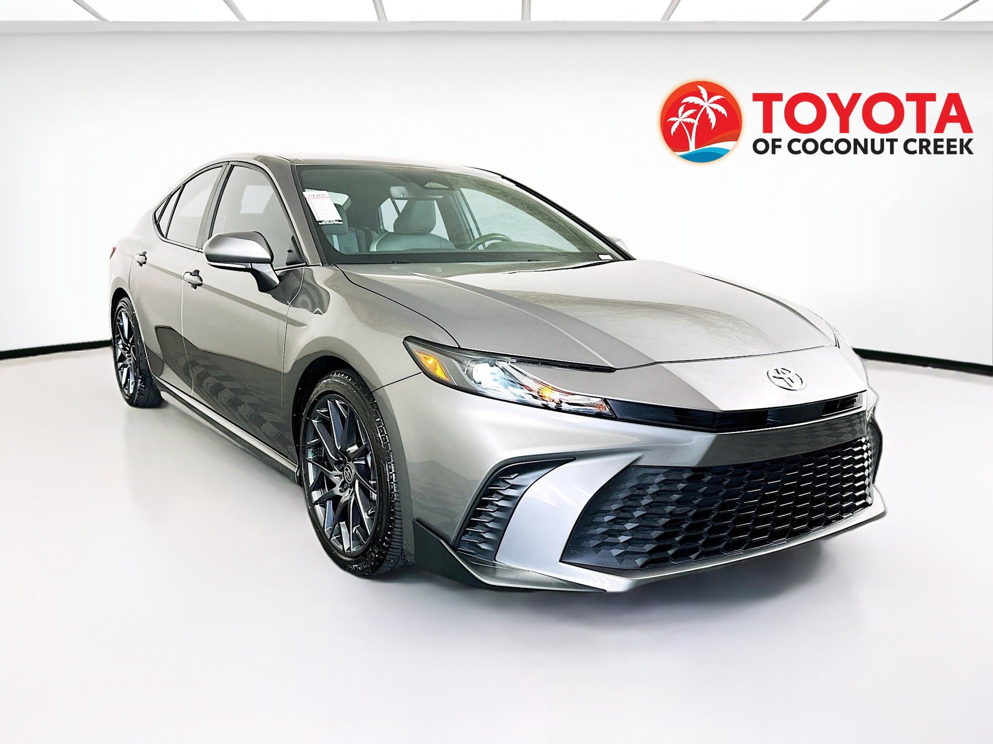 2025 Toyota Camry thumbnail 3