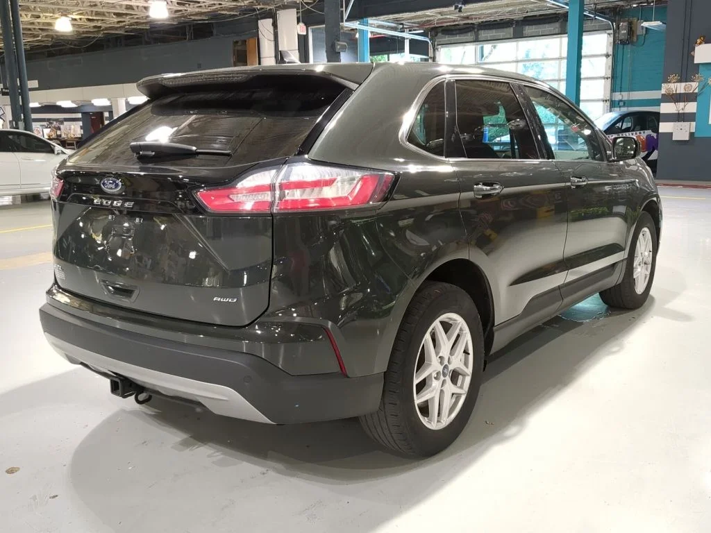 Certified Used 2022 Green Metallic Ford SEL image 8