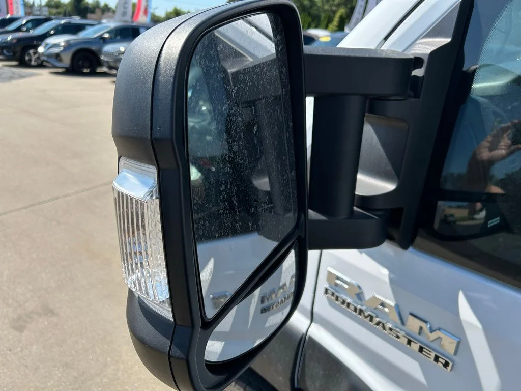 New 2025 Bright White Clear-Coat Exterior Paint RAM Low Roof image 8