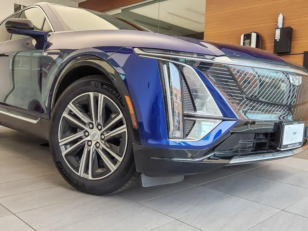 Used 2024 Cadillac LYRIQ Luxury 3 with VIN 1GYKPSRL6RZ129439 for sale in Oak Lawn, IL