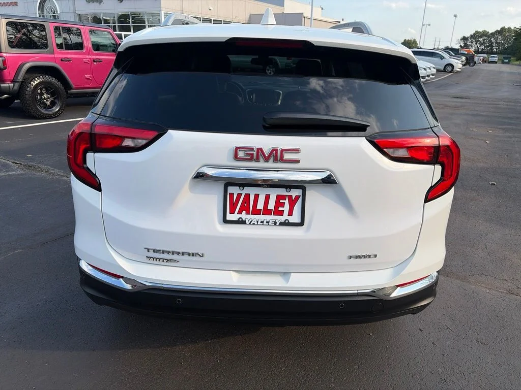 Used 2021 White GMC SLT image 6