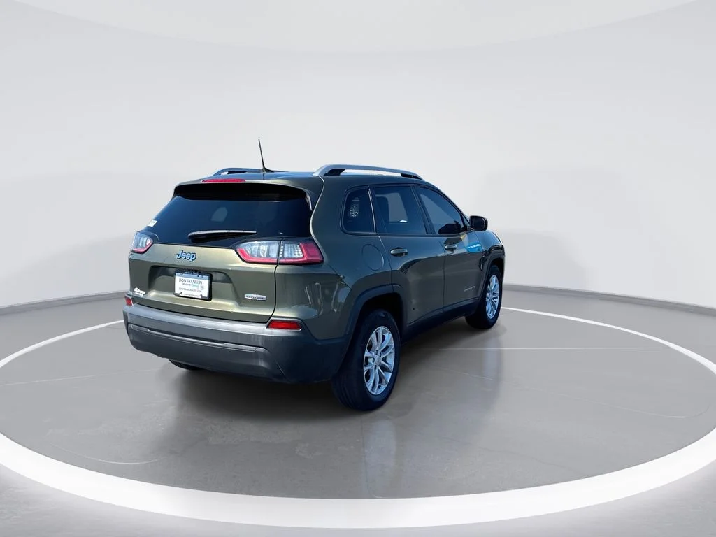 Used 2020 Green Jeep Latitude image 8