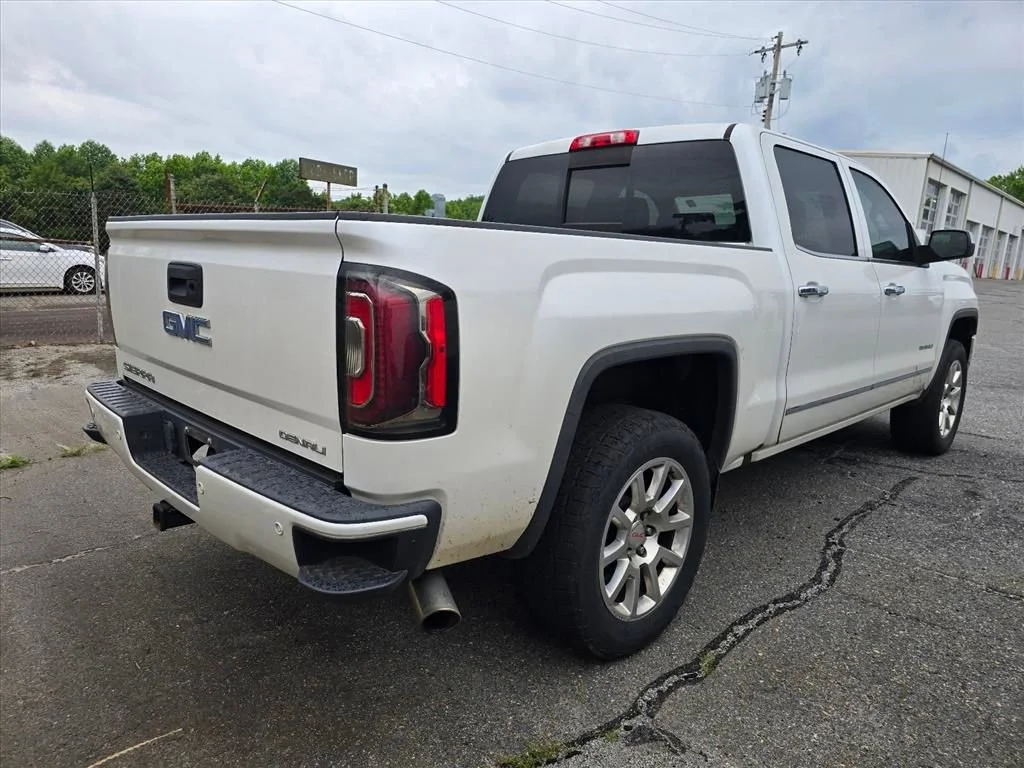 Used 2018 WHITE FROST TRICOAT GMC Denali image 8