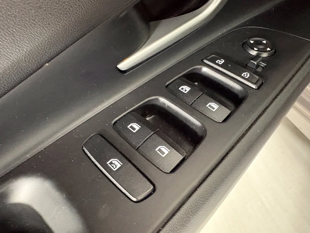 Used 2024 Silver Hyundai SEL image 21