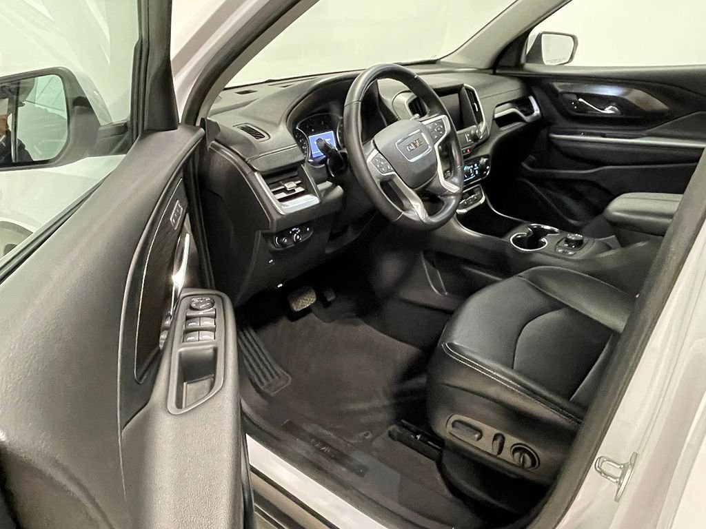 Used 2022 White GMC SLT image 19