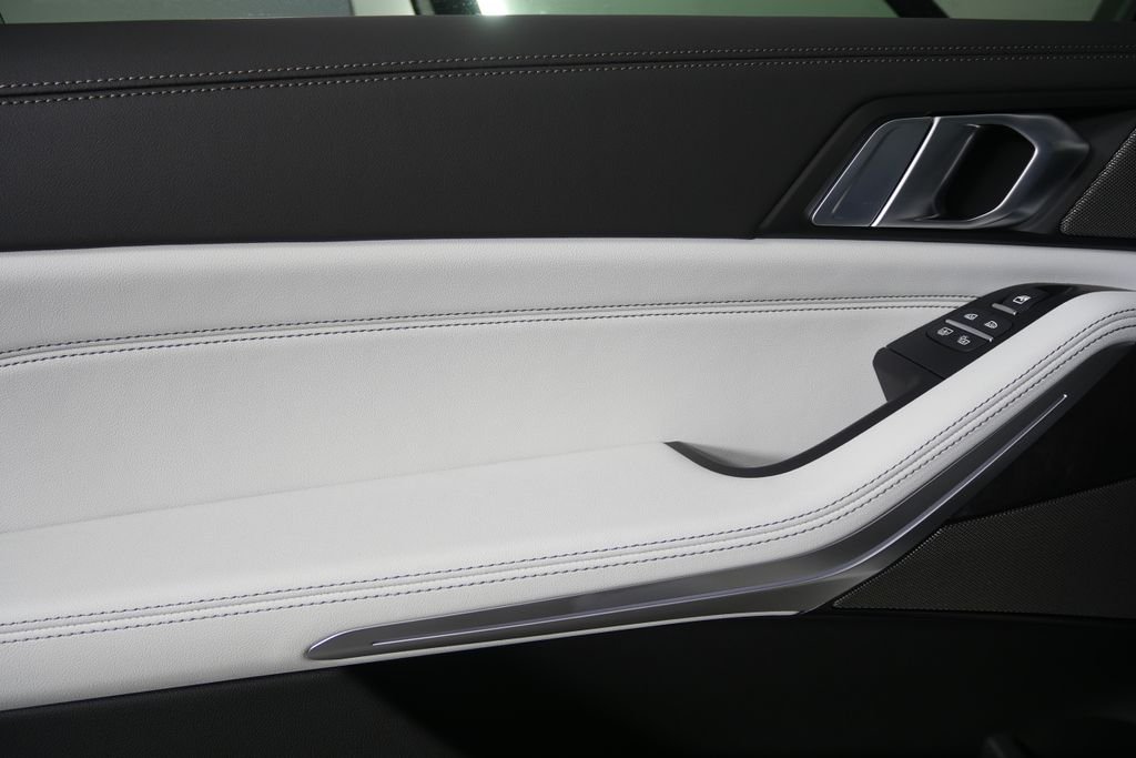 New 2027 Alpine White BMW xDrive40i image 13