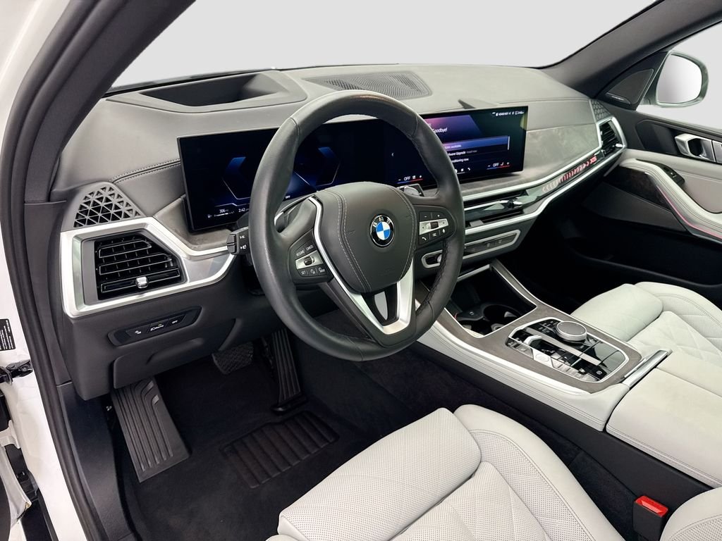 Certified Used 2026 Alpine White BMW xDrive40i image 9