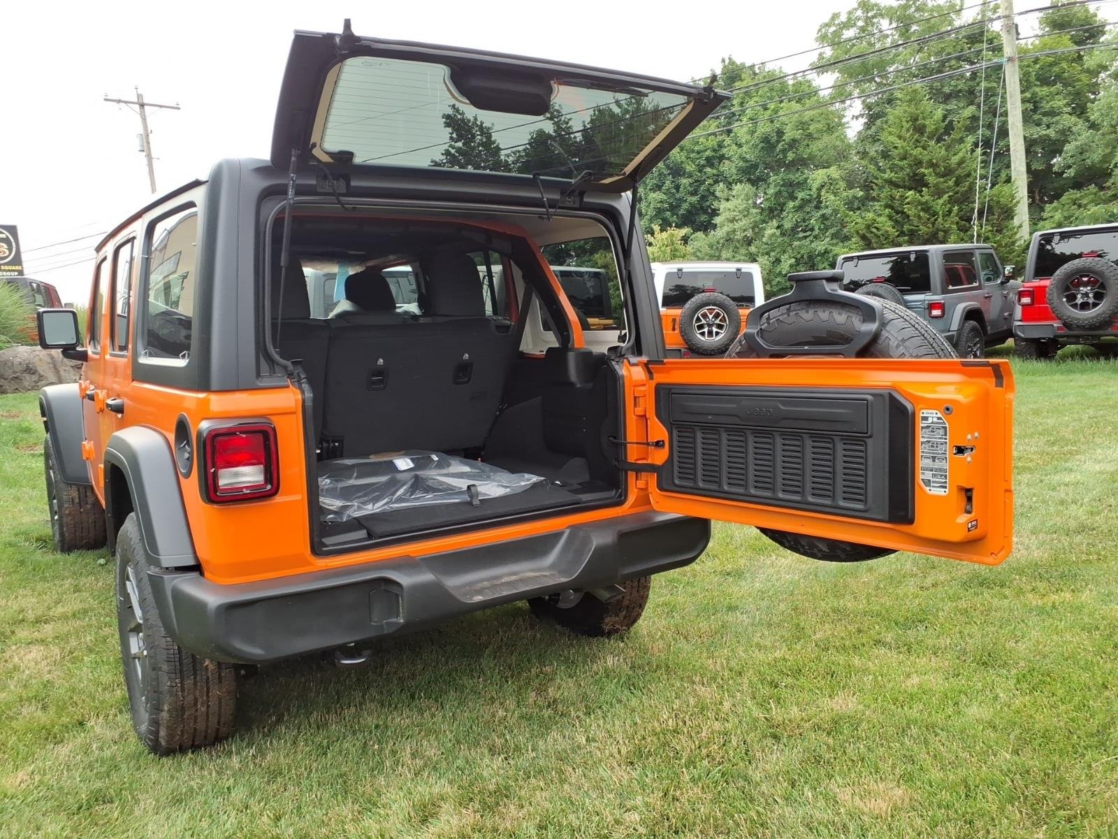 New 2026 Joose Exterior Paint Jeep Sport S image 8